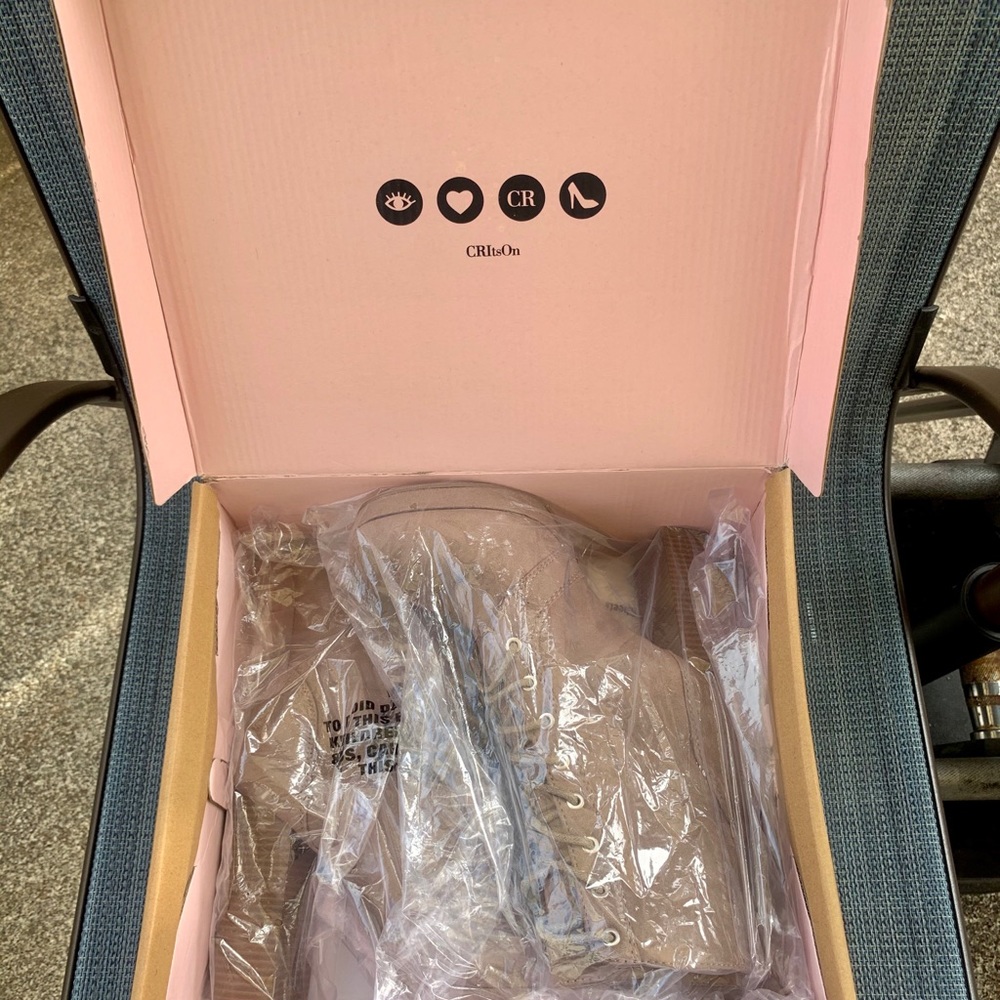 ✨SOLD✨ Ankle high boots - Picture 4 of 5